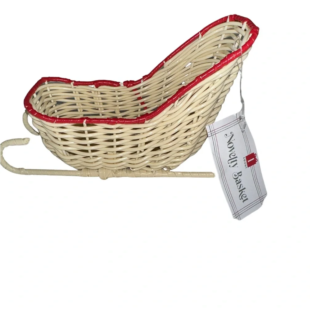 Target Bullseye Playground 2023 Christmas Wicker Sleigh Novelty Basket